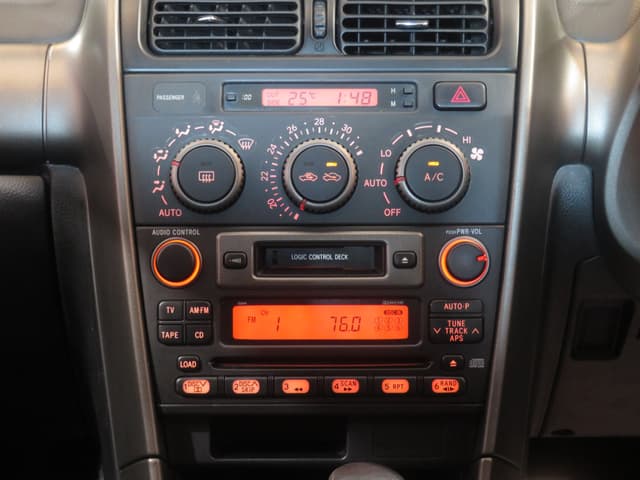 1999 Toyota Altezza JDM car for sale — photo 19 of 25