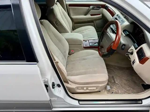 1999 Toyota Crown JDM car for sale — photo 16 of 21