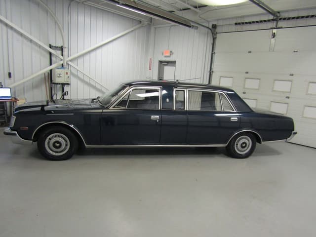 1991 Toyota Century JDM car for sale — photo 4 of 25