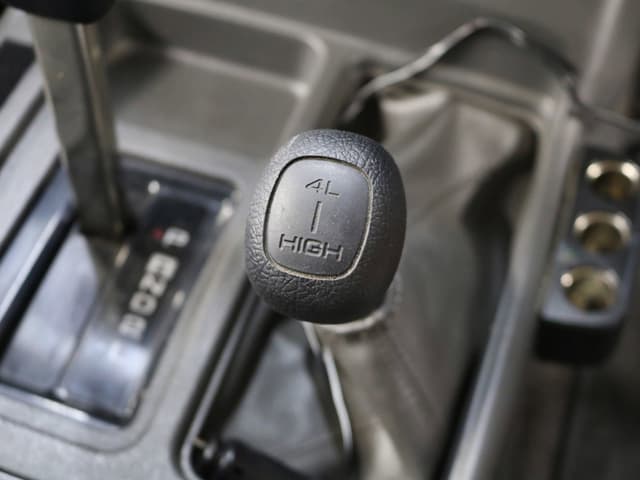 1998 Isuzu Bighorn JDM car for sale — photo 16 of 25