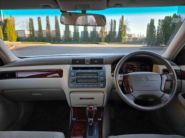 2000 Toyota Crown JDM car for sale — photo 10 of 13