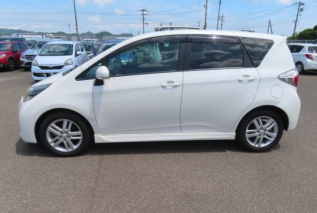 2011 Toyota JDM car for sale — photo 2 of 25