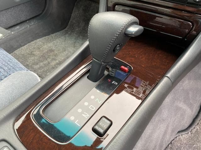 1997 Toyota Aristo JDM car for sale — photo 18 of 25