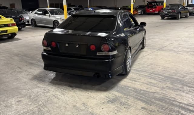 2000 Toyota Altezza JDM car for sale — photo 10 of 25