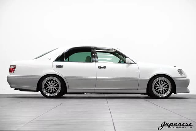 1999 Toyota Crown JDM car for sale — photo 5 of 25