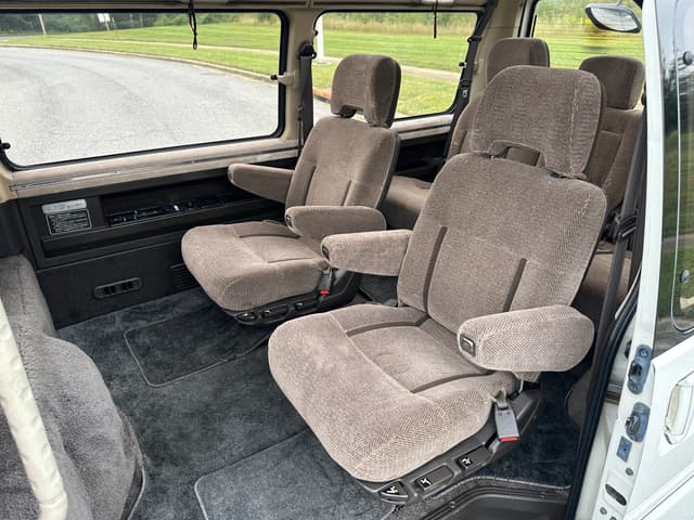 1991 Mitsubishi Delica JDM car for sale — photo 15 of 20