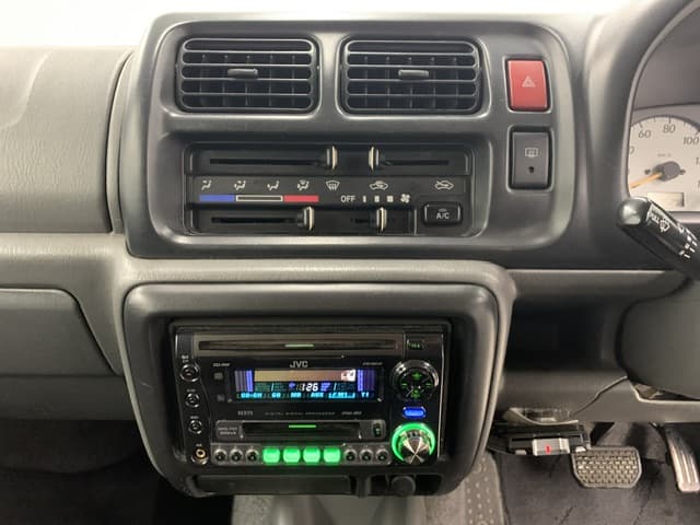 2000 Suzuki Jimny JDM car for sale — photo 11 of 25