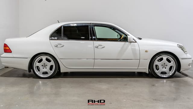 2001 Toyota Celsior JDM car for sale — photo 4 of 25