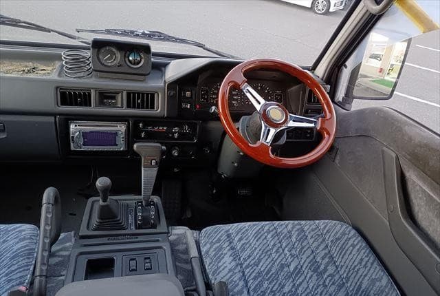 1993 Mitsubishi Delica JDM car for sale — photo 7 of 25