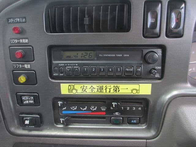 1999 Nissan Caravan JDM car for sale — photo 7 of 25