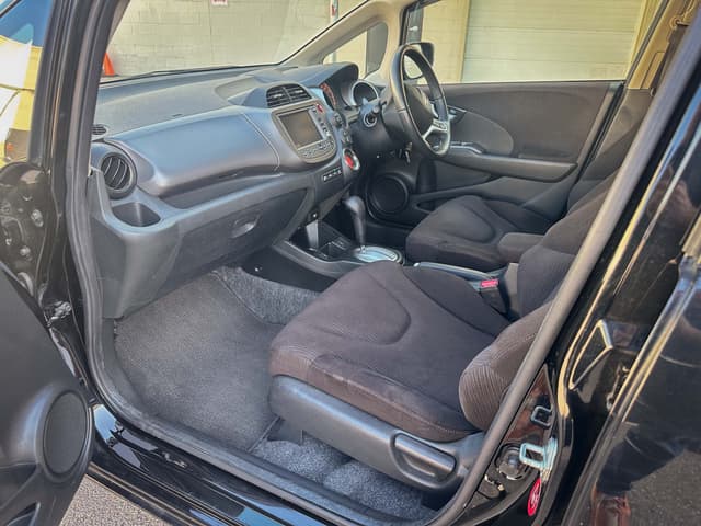 2010 Honda Fit JDM car for sale — photo 17 of 25