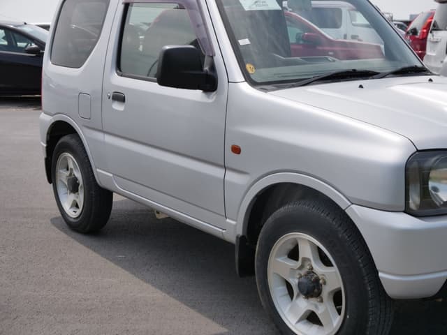 1999 Suzuki Jimny JDM car for sale — photo 10 of 25