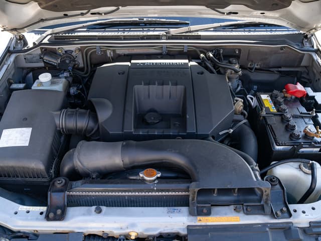 2001 Mitsubishi Pajero JDM car for sale — photo 17 of 18