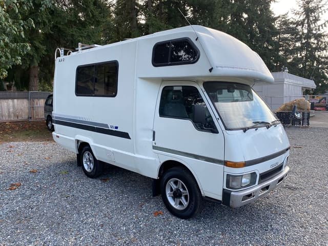 1994 Isuzu JDM car for sale — photo 2 of 10