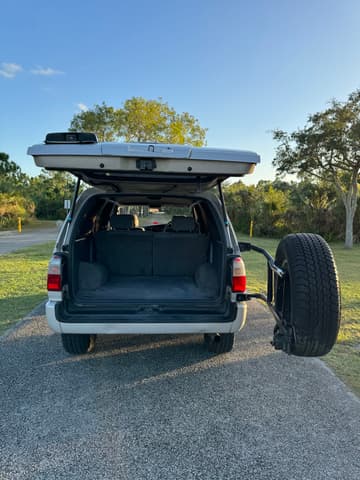 1996 Toyota Hilux Surf JDM car for sale — photo 23 of 25