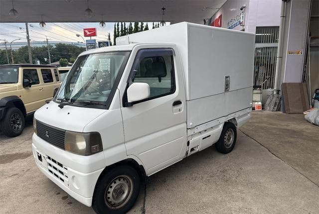 2004 Mitsubishi Minicab JDM car for sale — photo 7 of 25