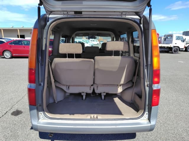 2001 Honda Stepwagon JDM car for sale — photo 10 of 20