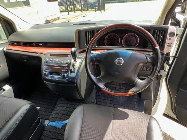 2006 Nissan Elgrand JDM car for sale — photo 12 of 16