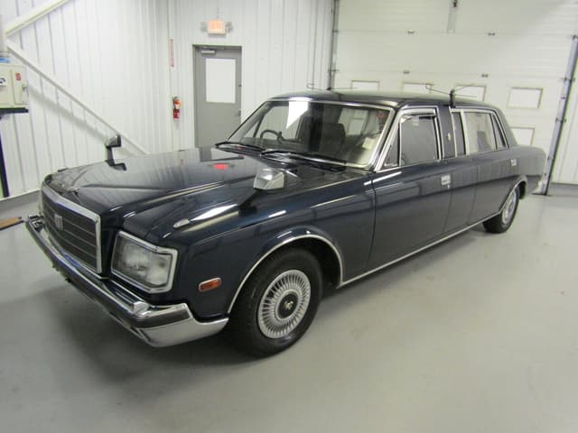 1991 Toyota Century JDM car for sale — photo 3 of 25