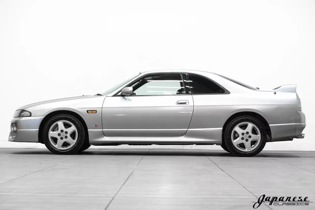 1996 Nissan Skyline JDM car for sale — photo 4 of 25