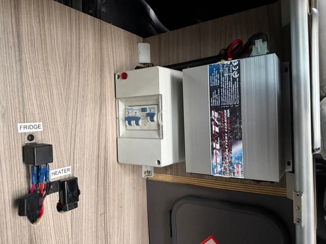 2005 Toyota Alphard JDM car for sale — photo 20 of 25