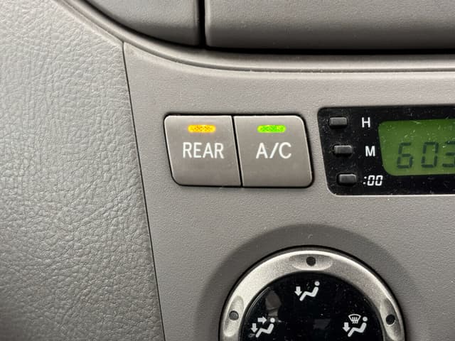 2001 Toyota Noah JDM car for sale — photo 14 of 25