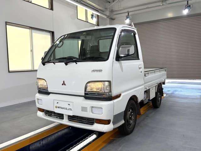 1998 Mitsubishi Minicab JDM car for sale — photo 2 of 25