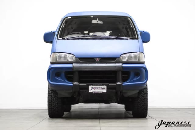 1996 Mitsubishi Delica JDM car for sale — photo 2 of 25