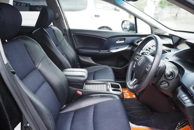 2009 Honda Odyssey JDM car for sale — photo 22 of 25
