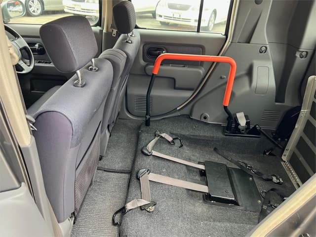 2005 Nissan Cube JDM car for sale — photo 16 of 17