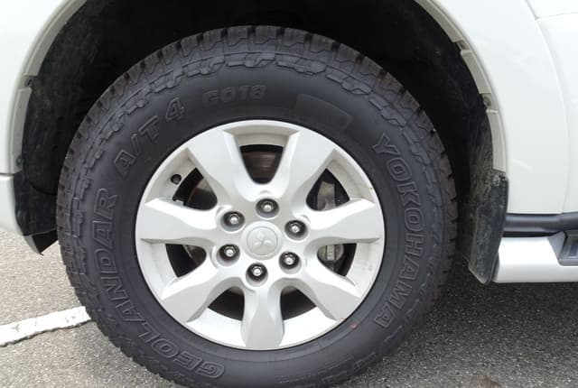 2011 Mitsubishi Pajero JDM car for sale — photo 9 of 25
