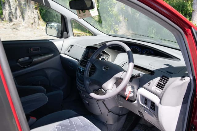 2000 Toyota Estima JDM car for sale — photo 7 of 14