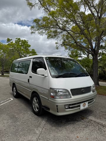 1997 Toyota HiAce JDM car for sale — photo 2 of 25