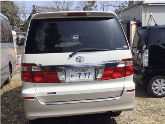 2004 Toyota Alphard JDM car for sale — photo 2 of 6
