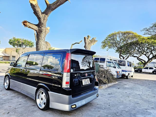 1997 Honda Stepwagon JDM car for sale — photo 23 of 25
