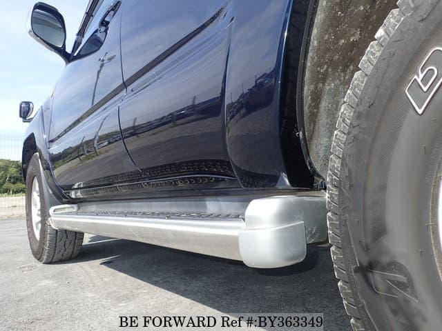 2004 Toyota Hilux Surf JDM car for sale — photo 19 of 25