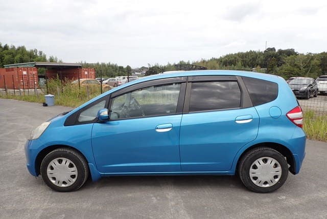 2008 Honda Fit JDM car for sale — photo 2 of 25