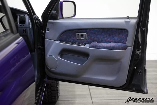 1997 Toyota Hilux Surf JDM car for sale — photo 19 of 25