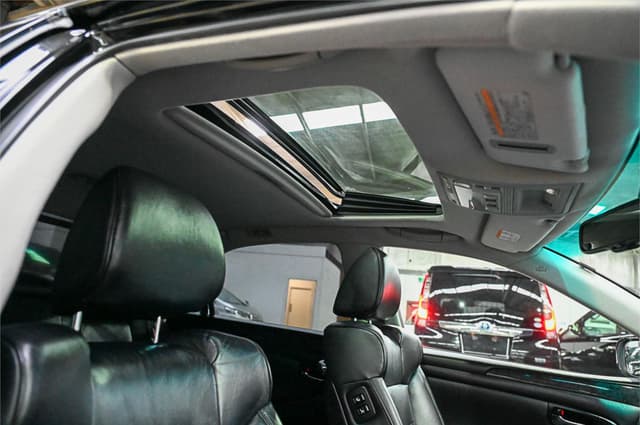 2007 Toyota Crown JDM car for sale — photo 16 of 25