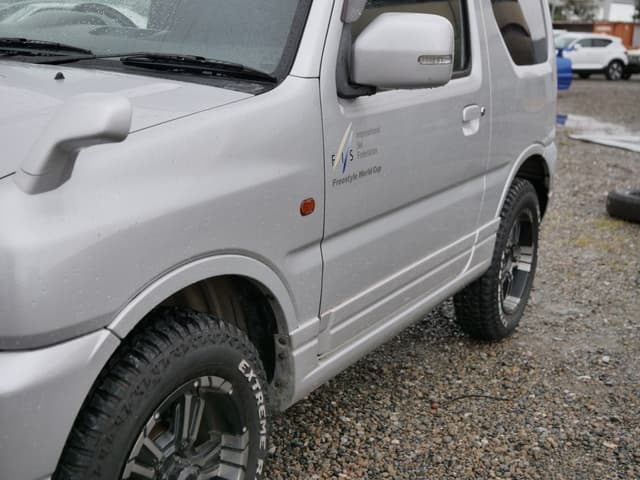 2002 Suzuki Jimny JDM car for sale — photo 9 of 25