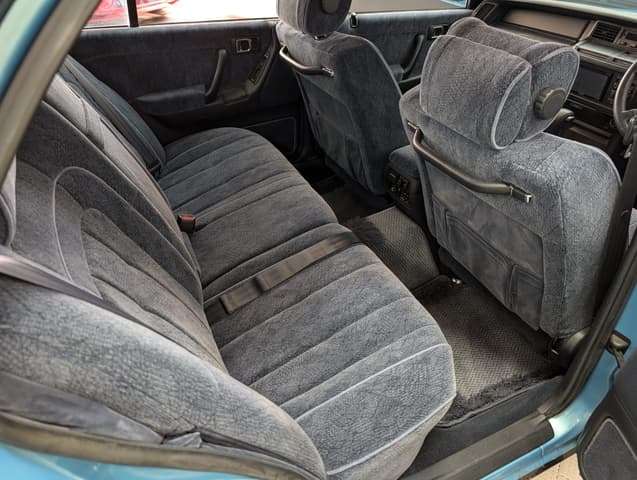1995 Toyota Crown JDM car for sale — photo 15 of 25