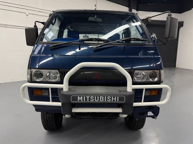 1993 Mitsubishi Delica JDM car for sale — photo 5 of 10