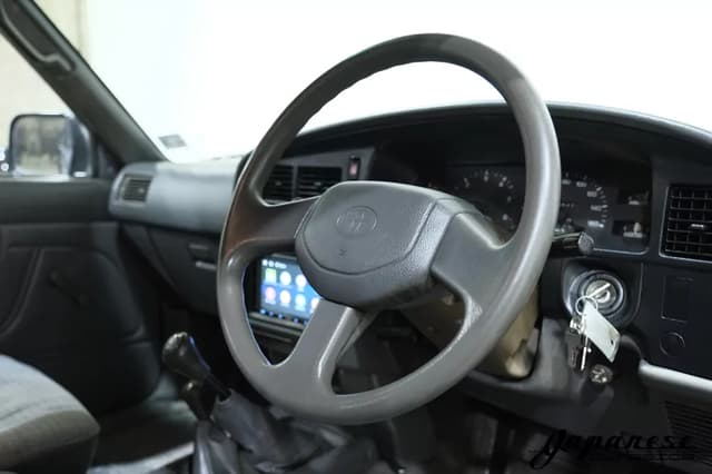 1991 Toyota Hilux JDM car for sale — photo 13 of 25
