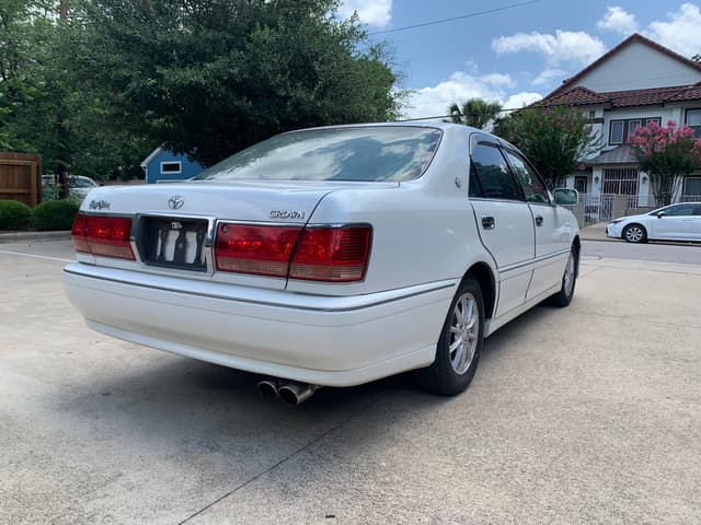 1999 Toyota Crown JDM car for sale — photo 4 of 16