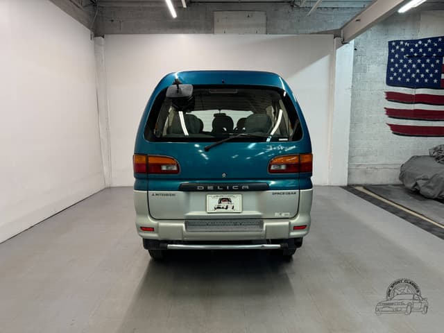 1997 Mitsubishi Delica JDM car for sale — photo 16 of 25
