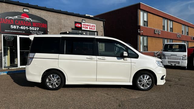 2009 Honda Stepwagon JDM car for sale — photo 4 of 10