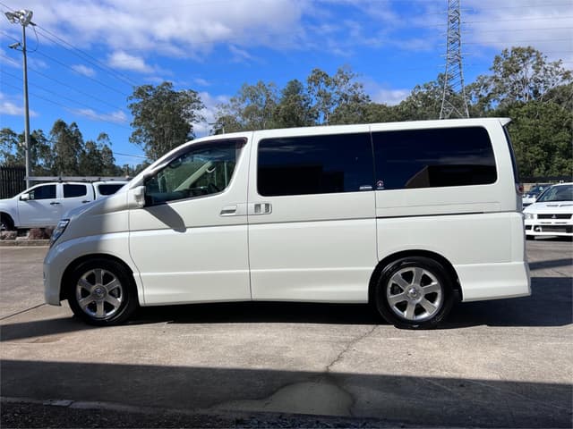 2006 Nissan Elgrand JDM car for sale — photo 9 of 16
