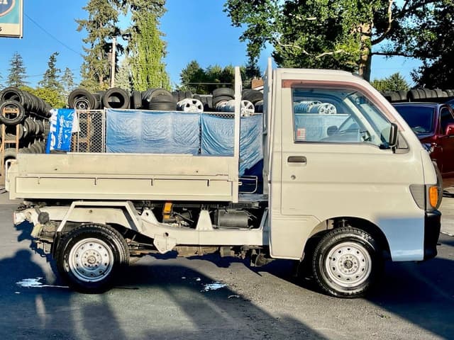 1997 Daihatsu Hijet JDM car for sale — photo 14 of 25
