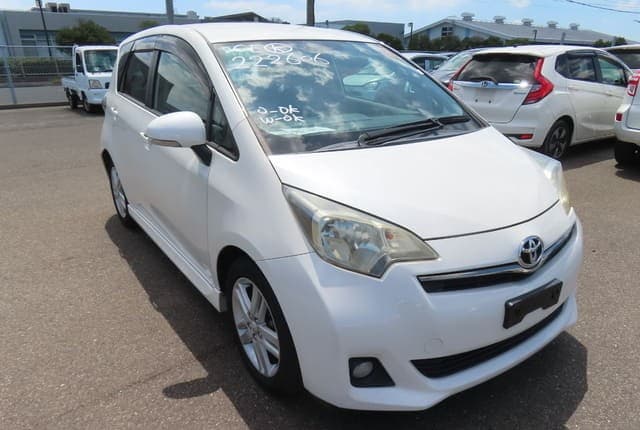 2011 Toyota JDM car for sale — photo 7 of 25