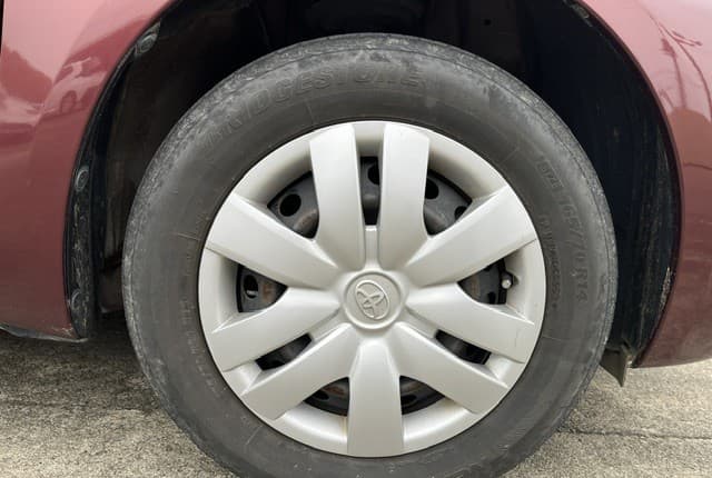 2010 Toyota Vitz JDM car for sale — photo 23 of 25